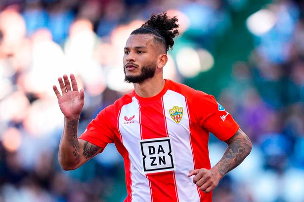 لويس سواريز في العمل من أجل Almeria
