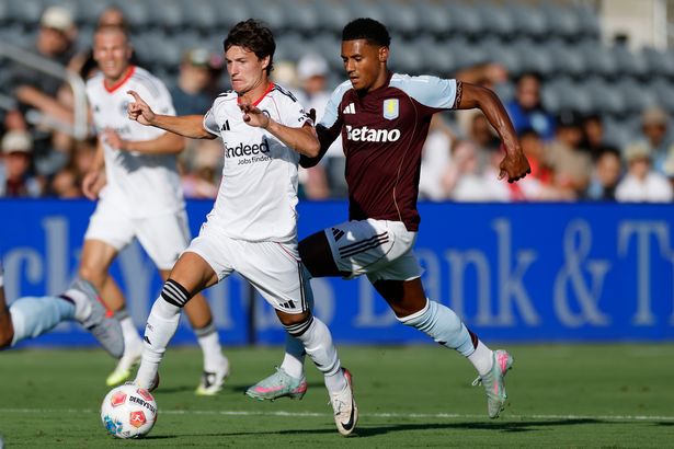 Ollie Watkins في Aston Villa ما قبل الموسم
