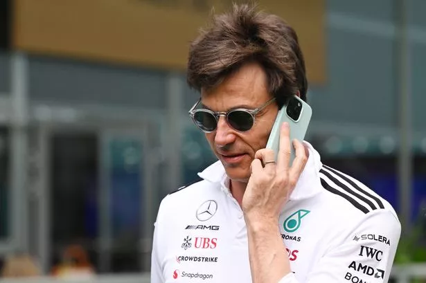 ميامي ، فلوريدا - 04 مايو: يصل توتو وولف ، المدير التنفيذي لفريق مرسيدس AMG Petronas F1 إلى الحلبة قبل سباق الجائزة الكبرى في ميامي في ميامي الدولي في 04 مايو ، 2025 في ميامي ، فلوريدا. (تصوير مارك سوتون - الفورمولا 1/الفورمولا 1 عبر غيتي إيموز)