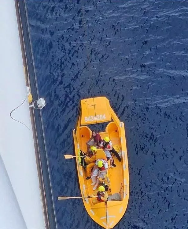 قارب الإنقاذ