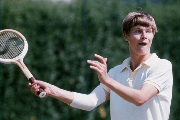 تم حظر Buster Mottram ، الذي تم تصويره خلال مسيرته التنس ، من قبل Wimbledon