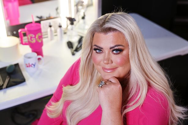 تشارك Gemma Collins في حيلة لـ Sky Mobile في لندن