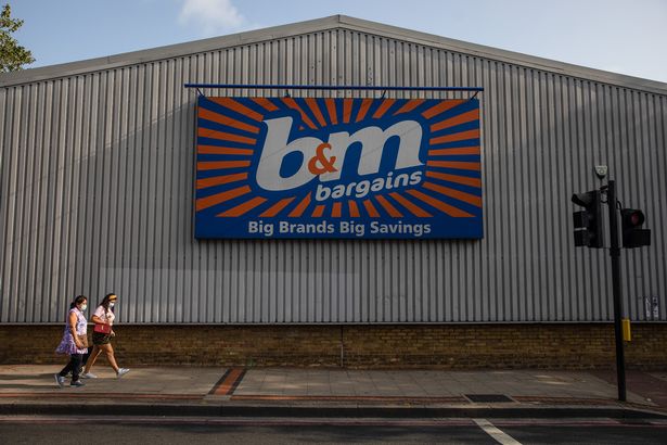تم تقسيم المتسوقين B&M على وصول النطاق الجديد