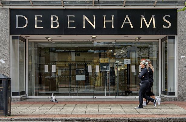 يمكن للمتسوقين Debenhams الاستفادة من البيع وتوفير