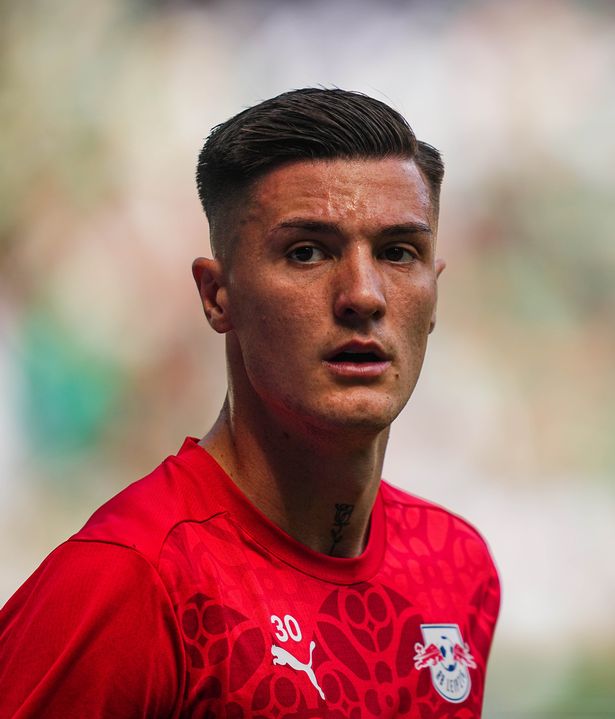ينظر Benjamin Sesko من RB Leipzig خلال المباراة الأولى بين Werder Bremen و RB Leipzig في Weserstadion ، بريمن ، ألمانيا في 10 مايو 2025. 