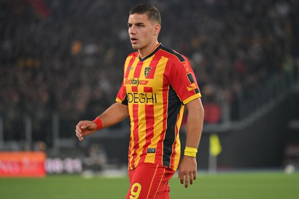 لاعب Lecce Nikola Krstovic خلال مباراة Lazio-Lecce في Stadio Olimpico. روما (إيطاليا) ، 25 مايو ، 2025