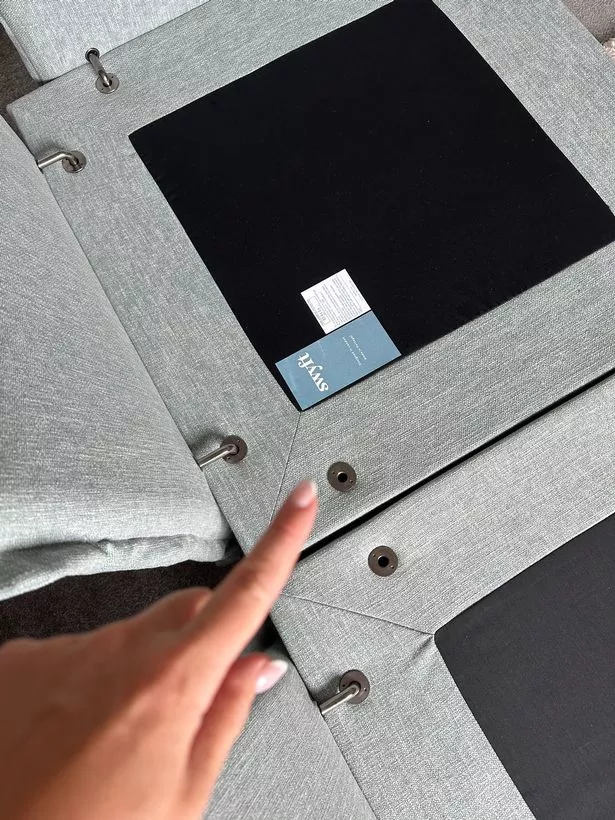 ما عليك سوى تأمين القطع الأساسية معًا لتجميع الأريكة