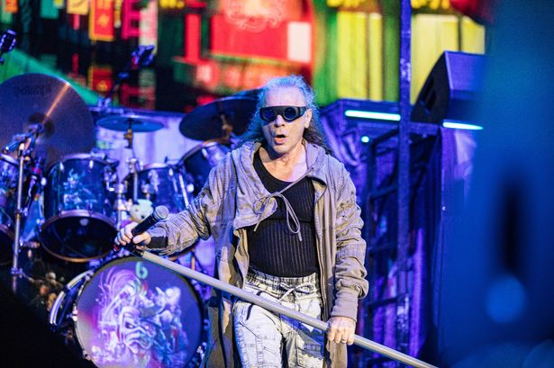 يؤدي بروس ديكنسون من Iron Maiden على المسرح خلال ليلة الافتتاح من ساق الولايات المتحدة من جولة المستقبل في العالم 2024 في مدرج اتحاد الائتمان الشمالي في 04 أكتوبر 2024 في Chula Vista ، كاليفورنيا. 