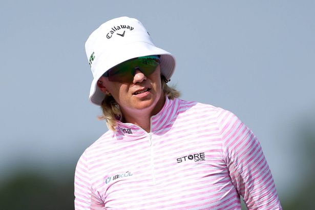   Madelene Sagstrom من السويد يشاهد نقطة الإنطلاق على الحفرة السادسة خلال الجولة الأولى من بطولة KPMG للسيدات PGA 2025 في Fields Ranch East في PGA Frisco في 19 يونيو 2025 في فريسكو ، تكساس