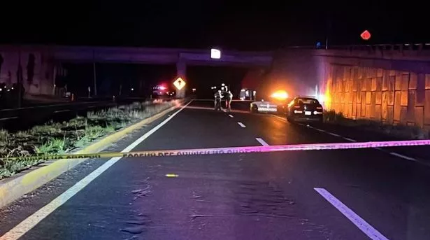 تم إنشاء طوق للشرطة في مكان الحادث 