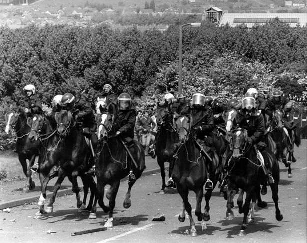 شنت الشرطة في Orgreave Coking Plant Impass في عام 1984