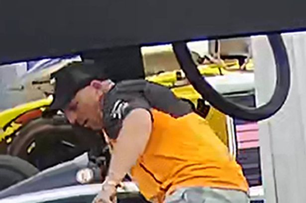 صورة CCTV لرجل تود الشرطة التحدث إلى متابعة سرقة عجلة القيادة