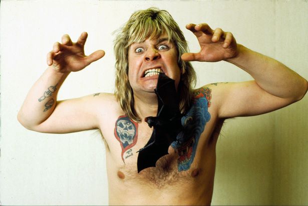 2BBCCJ5 Ozzy Osbourne مع الخفافيش. الائتمان: Scott Weiner / MediaPunch