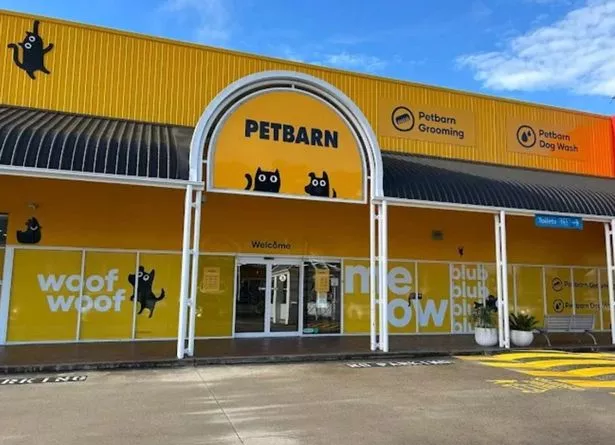   Petbarn في Castle Hill