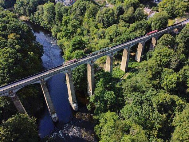 Pontcysyllte Aqueduct في ويلز