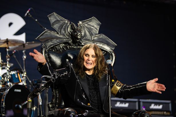 أدى Ozzy ظهوره إلى أزعج البداية في منزله ، برمنغهام ، في وقت سابق من هذا الشهر 