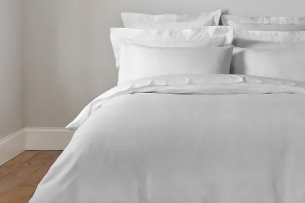 تم تصميم فراش Dunelm لإبقائك باردًا في الليل