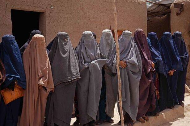 Topshot-efghanistan-society-economy-women