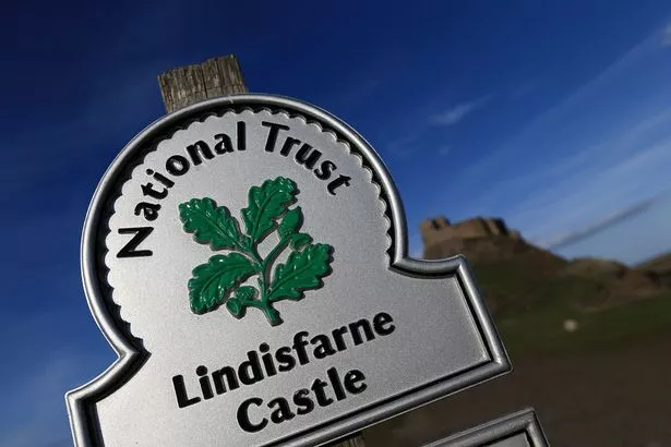 علامة قلعة Lindisfarne