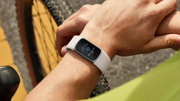 Google Fitbit Charge 6 Tracker Active Tracker 