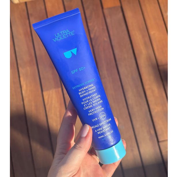 شاشة Violette Extreme شاشة SPF 50+ هيكل ترطيب وجلود يدوية