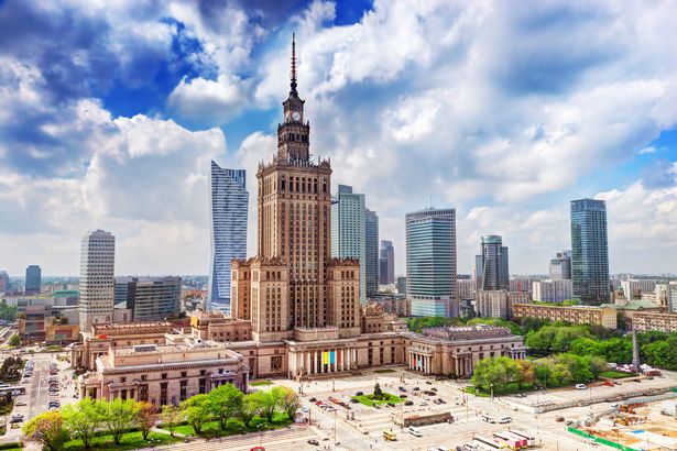 وارسو ، بولندا. Aerial View Palace of Culture and Science and Downtown Business Skyscrapers ، City Center.