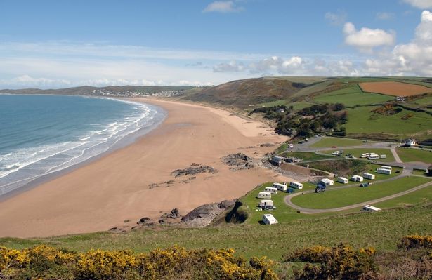 شاطئ Woolacombe في أشعة الشمس