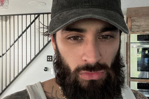 أعطى المغني البريطاني البالغ من العمر 32 عامًا المشجعين أولًا استمع إلى المسار الجديد يوم السبت