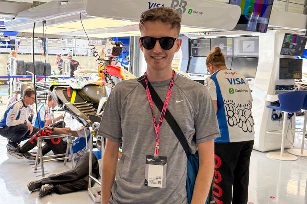 تتمتع Mirror Man Harry Rutter ببريطانيا GP في Silverstone
