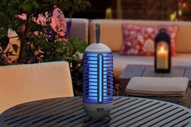 Dnenellr Fly Zapper ، 3 في 1 LED UV مصباح القاتل البعوض