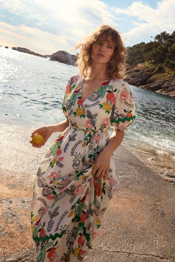 المرحلة الثامنة لباس على النموذج 