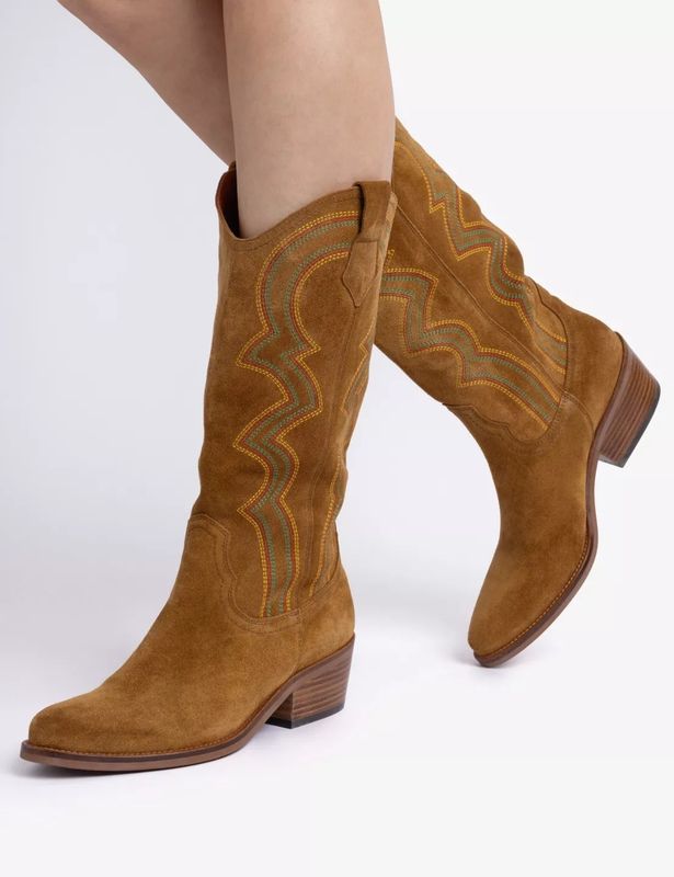 SUN SALUTTION SENIDERIDED COWBOY BOOT من Penelope Chilvers
