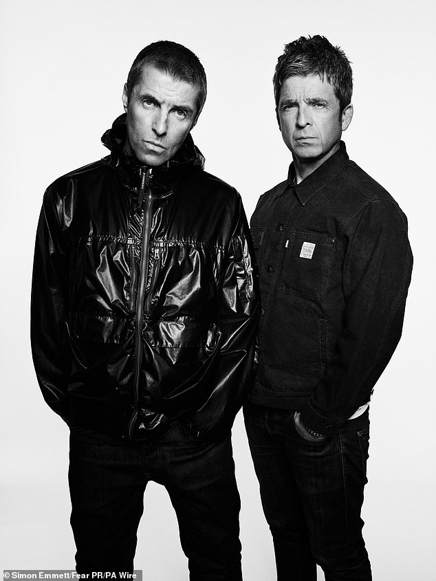 بعد 15 عامًا ، سيجتمع The Warring Gallagher Brothers الذي كان معرضًا في النهاية إلى 41 عرضًا مع مشجعي الويلزية في طوابير طوال الليل خارج ملعب الإمارة