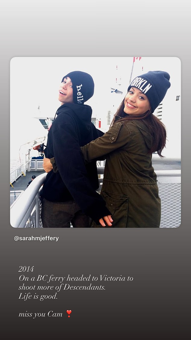 انتقلت جيفري أيضًا إلى قصتها في Instagram وهي تشارك صورة مراقبة من عام 2014 لها و Boyce ، إلى جانب تكريم مؤثر.