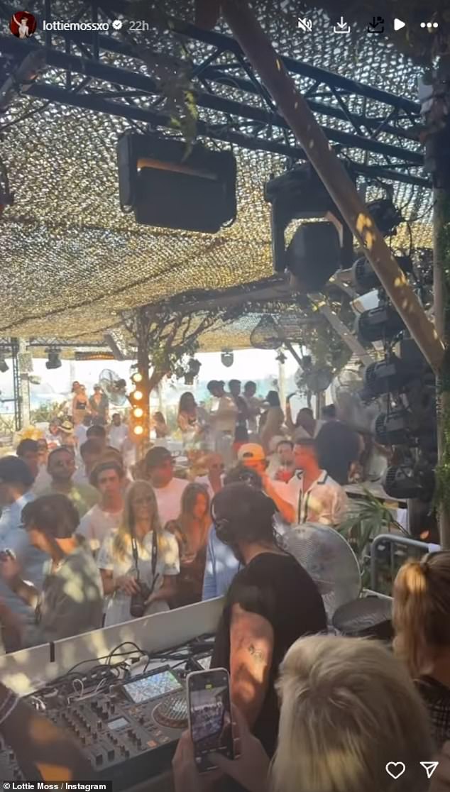 شاركت لوتي عدة مقاطع من أصدقائها يشربون ويحتفلون بينما لعبت دي جي في نادي الشاطئ