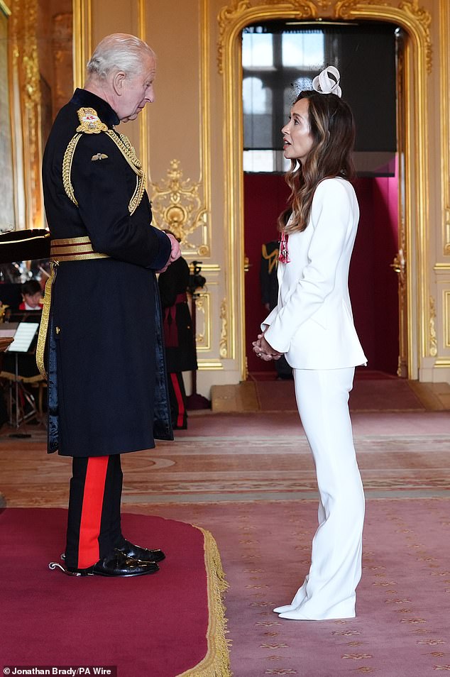 بعد حفل الاستثمار الخاص بها ، انتقلت إلى Instagram لاعتراف بأنها 