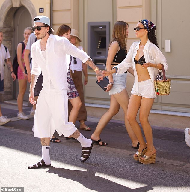 الطاهي الطموح ، 36 عامًا ، وبيرييرايير ، 30 عامًا ، في خضم صدع متصاعد مع والدي بروكلين ديفيد وفيكتوريا بيكهام