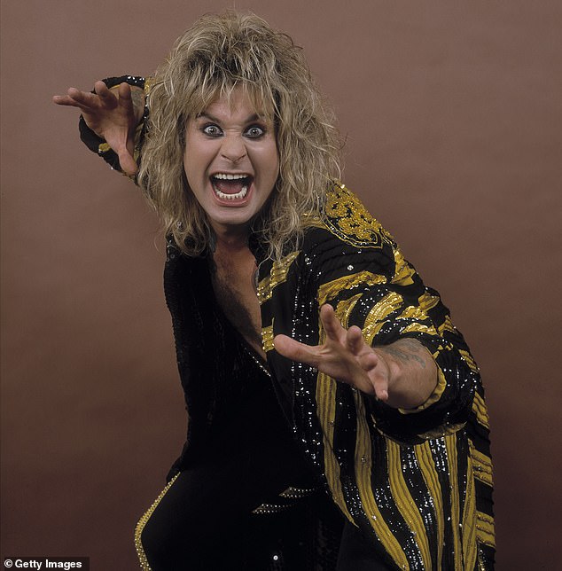 تصور Ozzy في شيكاغو في عام 1986. تقول مصادر قريبة من العائلة إن وفاته