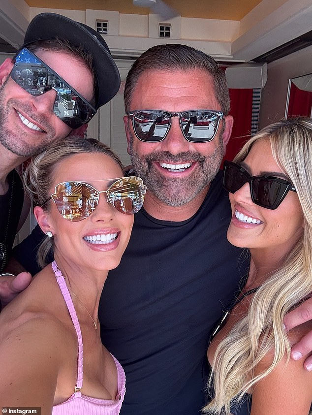 هنا ينظر إليهم مع زملائهم: هيذر مع Tarek و Christina مع Christopher