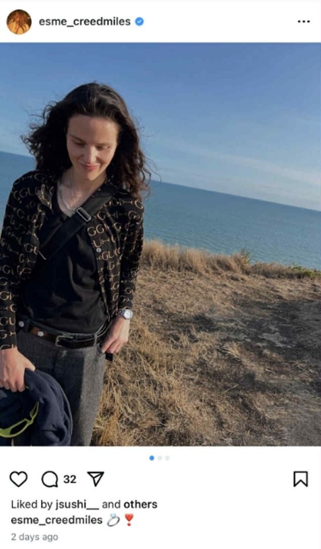 نشرت Esme Creed-Miles صورة لخطيبها Daisy ربما على Instagram Capticed مع خاتم الخطوبة وحب القلب ، مما يدفع الكثير من التكهنات التي يخطط بها الزوجان لربط العقدة