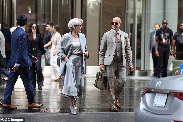 مشاهد تصوير الثلاثي لـ The Devil Wears Prada Sequel قبل عدة ساعات من التصوير