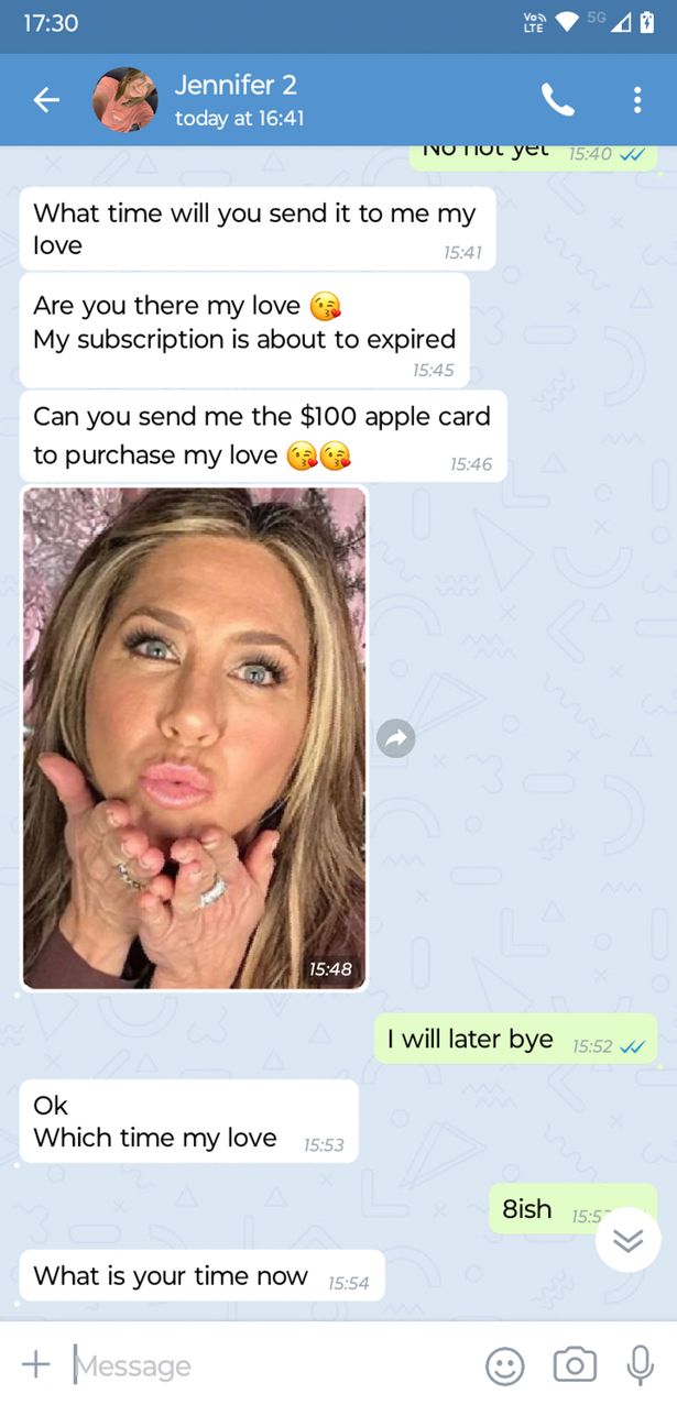 جنيفر أنيستون ديبفيك
