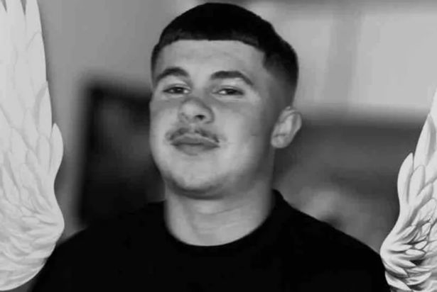 سوني بلونديل