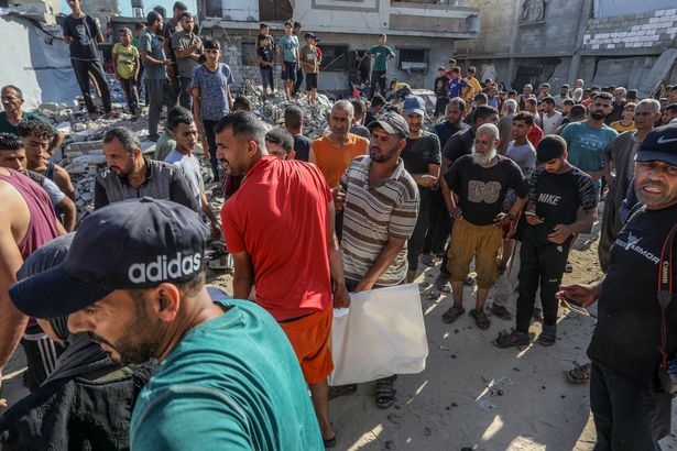 جثث موت فلسطيني في الحرب على غزة