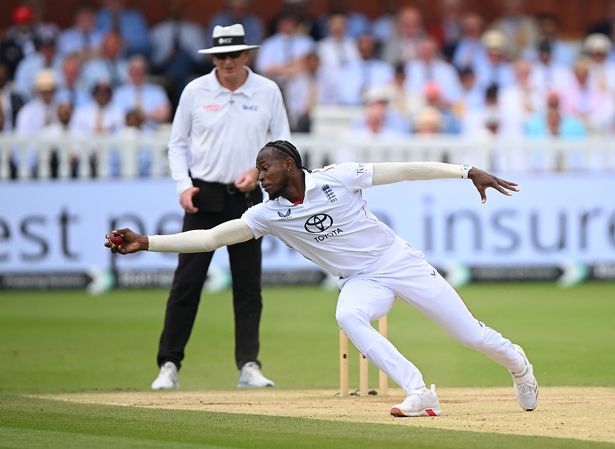 جوفرا آرتشر يرفض واشنطن سوندار مع صيد بيد واحدة