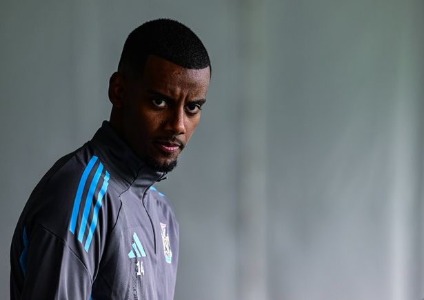 ألكساندر إيساك خلال معسكر التدريب قبل الموسم في هضبة FC Seefelder في 14 يوليو 2025 في Innsbruck