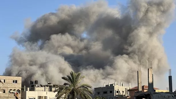 ضربت غزة بالقرب من القنابل