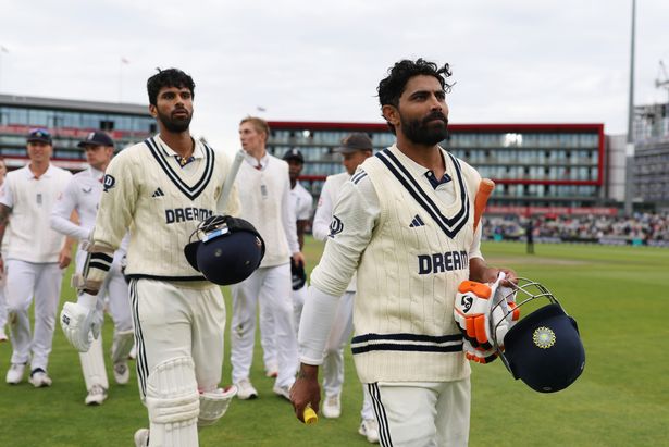 يقود فريق Ravindra Jadeja وواشنطن Sundar من الهند الفريق بعد اليوم الخامس
