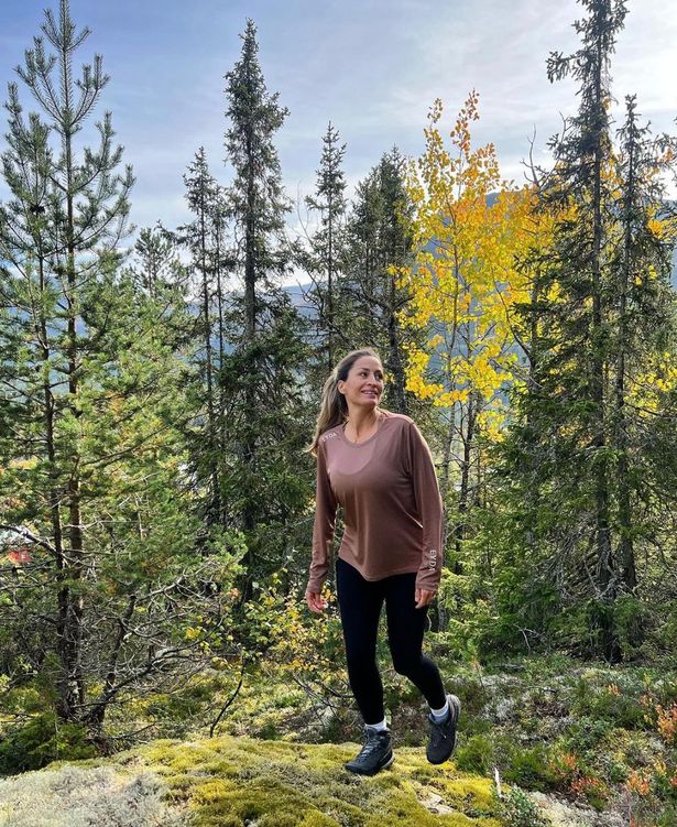 تحذير مأخوذ من صفحة Instagram العامة لـ: Rebecca Loos تستجيب للرغبات الجيدة من المشجعين لأنها تستهدفها المتصيدون القاسيون بعد أن تحدث ديفيد بيكهام وزوجته فيكتوريا عن علاقتهما المزعومة في الفيلم الوثائقي Netflix https://www.instagram.com/p/cxn4rh6sz-z/
