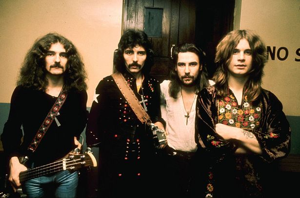 كان Ozzy (يمينًا) في السبت الأسود إلى جانب (ل) Geezer Butler و Tony Iommi و Bill Ward